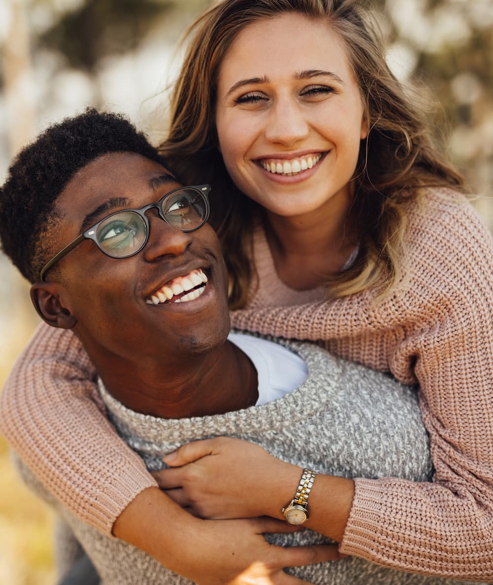smiling-couple3 (1) smiling-couple3 (1)